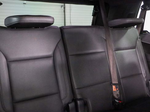 Used 2022 Chevrolet Tahoe Z71 w/ Luxury Package image 33