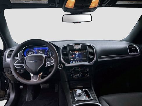 Used 2022 Chrysler 300 Touring w/ Sport Appearance Package RWD image 20