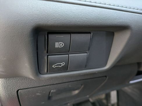 Used 2022 Toyota Highlander XLE image 28