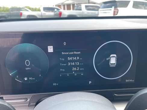 Used 2026 Hyundai Kona SEL Premium FWD image 17