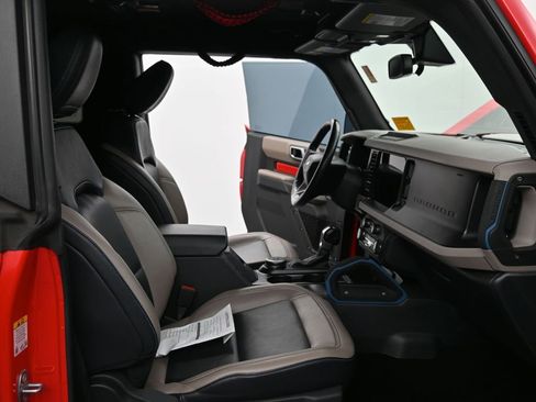 Used 2022 Ford Bronco Wildtrak image 11