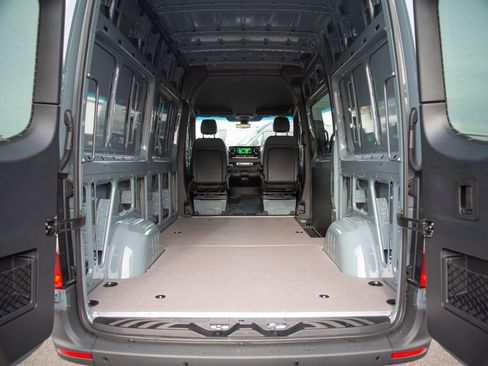 New 2025 Mercedes-Benz Sprinter 2500 image 19
