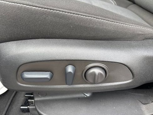 Used 2023 Chevrolet Blazer LT image 19