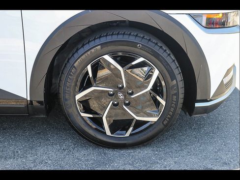 Certified 2024 Hyundai Ioniq 5 SEL RWD image 15