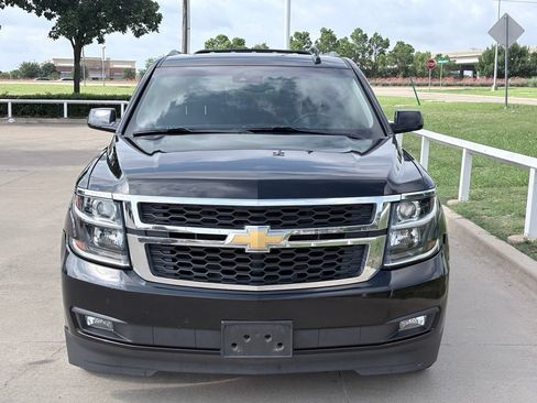 Used 2019 Chevrolet Suburban LT RWD image 2