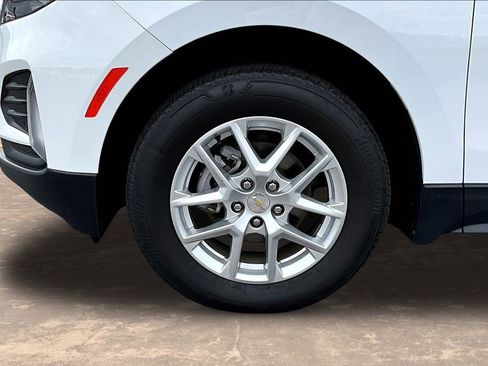 Used 2024 Chevrolet Equinox LT AWD/4WD image 36