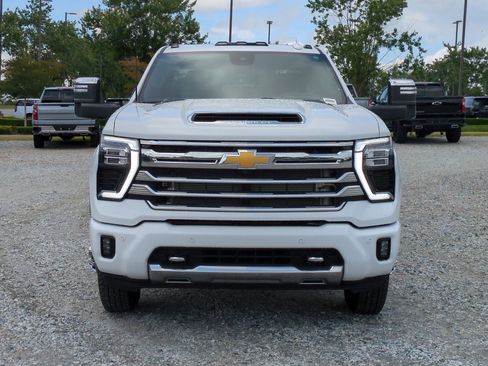 Certified 2025 Chevrolet Silverado 3500 High Country w/ Technology Package AWD/4WD image 3