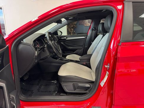 Used 2019 Volkswagen Jetta R-Line w/ R-Line Cold Weather Package image 16