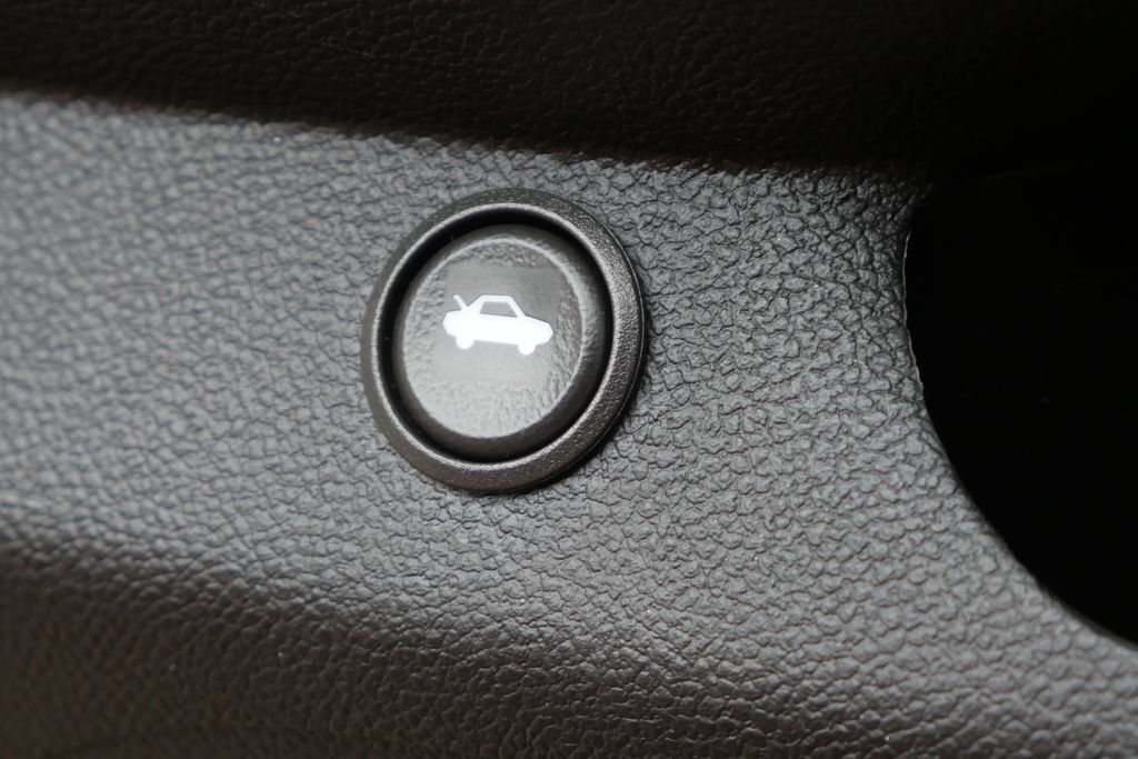 Used 2011 Chevrolet Camaro SS RWD image 16