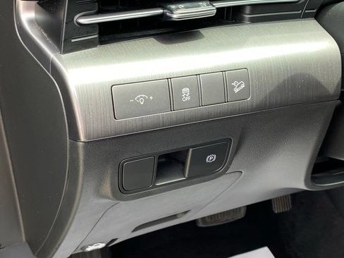 Used 2025 Hyundai Kona SEL FWD image 12