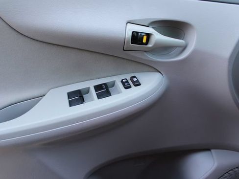 Used 2009 Toyota Corolla LE FWD image 7