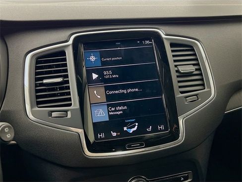 Used 2020 Volvo XC90 T6 Momentum w/ Protection Package Premier image 17