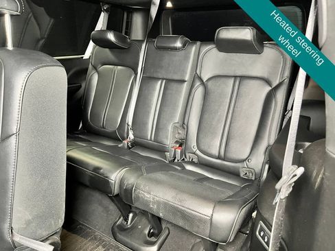 Used 2025 Jeep Wagoneer L Series II AWD/4WD image 18