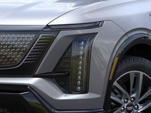 New 2027 Cadillac Vistiq Luxury w/ LPO, Floor Liner Package AWD/4WD image 10