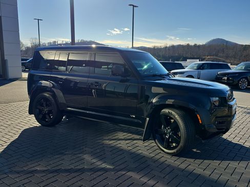 Certified 2024 Land Rover Defender 110 V8 image 3