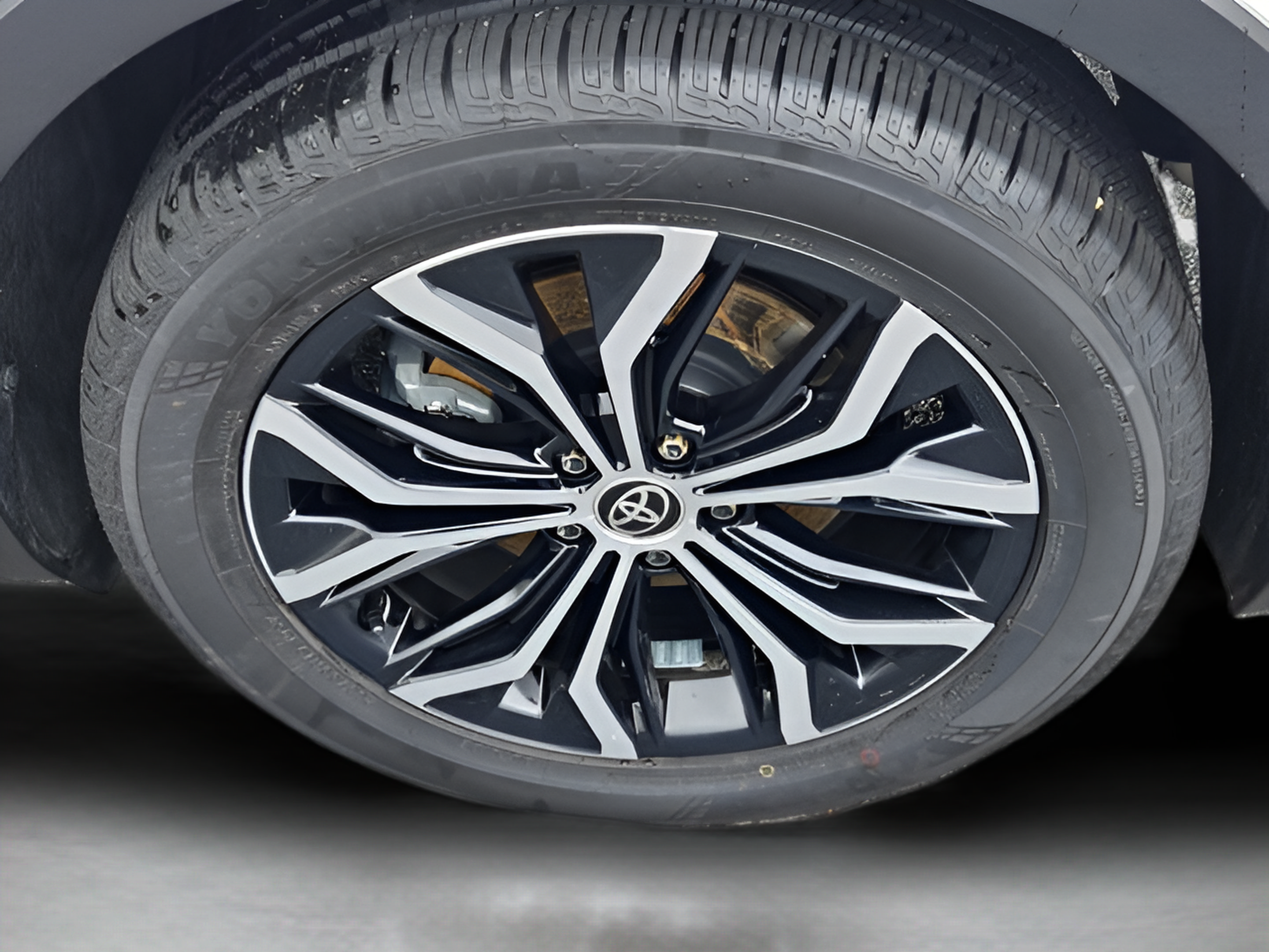 Used 2023 Toyota Crown AWD/4WD image 9