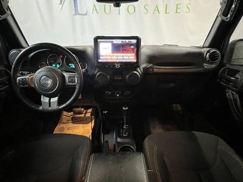 Used 2018 Jeep Wrangler Unlimited Sport AWD/4WD image 14