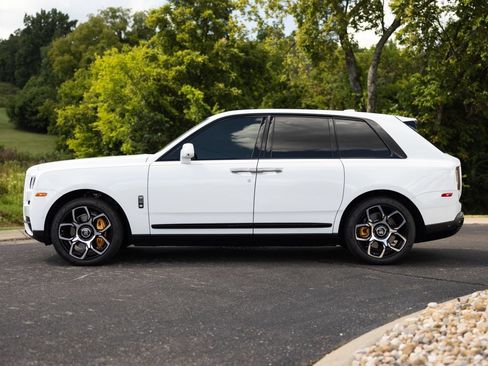 Certified 2022 Rolls-Royce Cullinan Black Badge w/ Dark Exterior Package AWD/4WD image 5