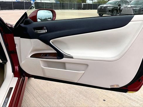 Used 2014 Lexus IS 250C image 22