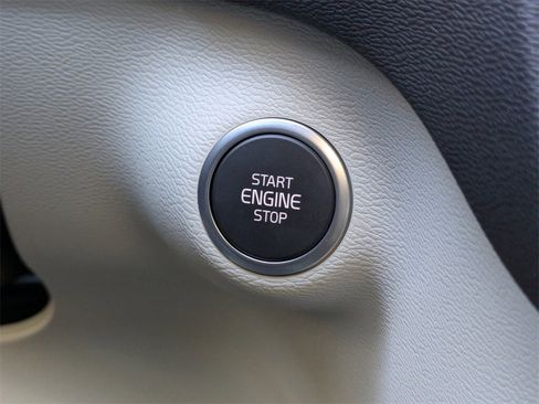 New 2026 Volvo XC40 B5 Ultra image 40