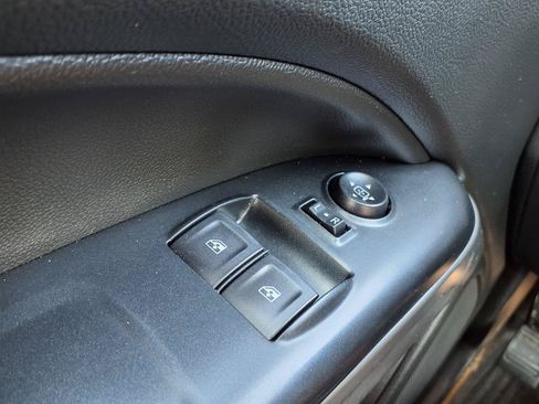 Used 2022 Chevrolet Colorado LT w/ Fleet Safety Package RWD image 21