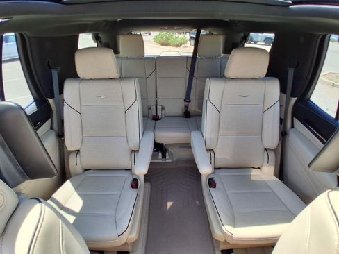 Used 2023 Cadillac Escalade Premium Luxury AWD/4WD image 38