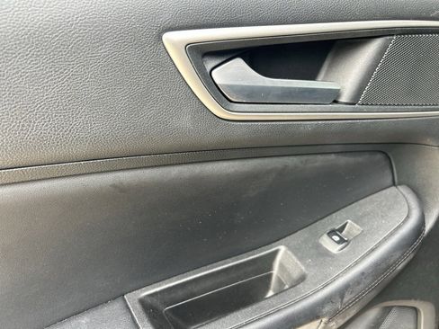 Used 2023 Ford Edge SEL image 28