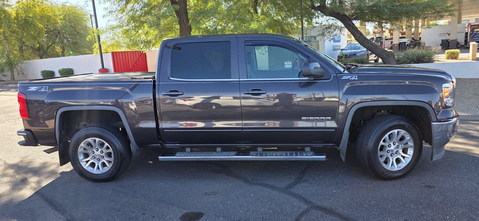Used 2015 GMC Sierra 1500 SLE w/ SLE Value Package AWD/4WD image 4