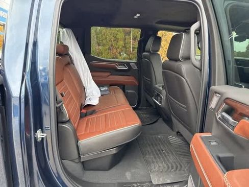 Used 2023 GMC Sierra 1500 Denali Ultimate image 8