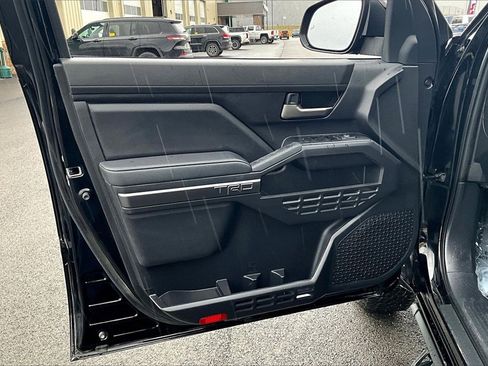 Used 2025 Toyota Tacoma TRD Off-Road image 24