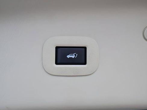 Used 2021 INFINITI QX80 Luxe w/ All-Season Package image 18