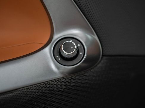 Used 2019 Ferrari 812 Superfast image 15