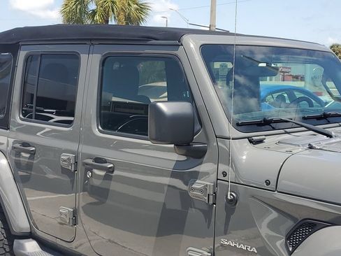Used 2020 Jeep Wrangler Unlimited Sahara w/ Dual Top Group AWD/4WD image 11