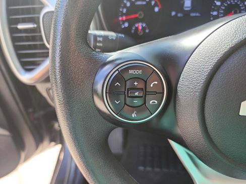 Used 2022 Kia Soul LX w/ Technology Package image 16