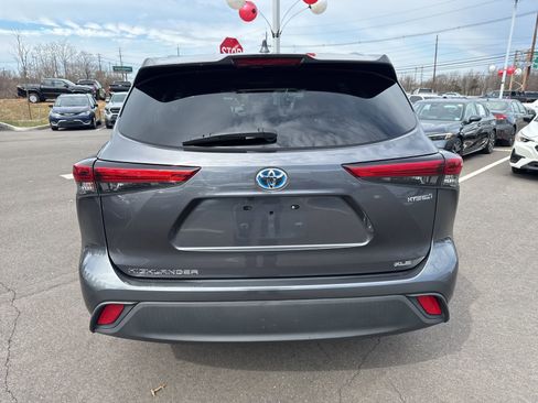 Used 2021 Toyota Highlander XLE image 6