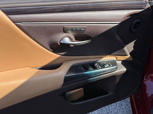 Used 2021 Lexus ES 250 w/ Premium Package image 12