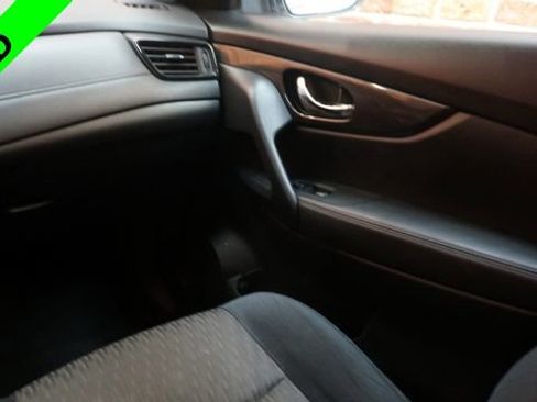 Used 2017 Nissan Rogue SV image 36