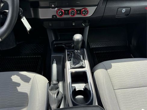 Used 2019 Toyota Tacoma SR5 RWD image 22