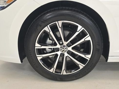 Used 2024 Volkswagen Jetta Sport FWD image 8