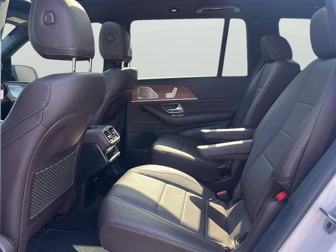 Used 2022 Mercedes-Benz GLS 450 4MATIC image 25