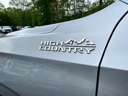 Used 2025 Chevrolet Tahoe High Country AWD/4WD image 15