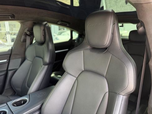 Used 2020 Porsche Taycan Turbo S image 40