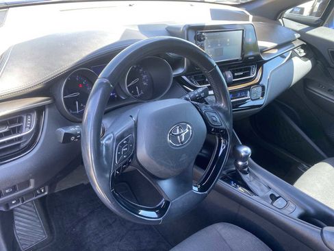 Used 2018 Toyota C-HR XLE image 10