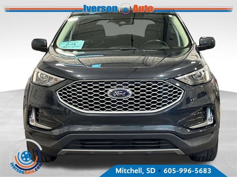Used 2024 Ford Edge SEL w/ Convenience Package AWD/4WD image 3