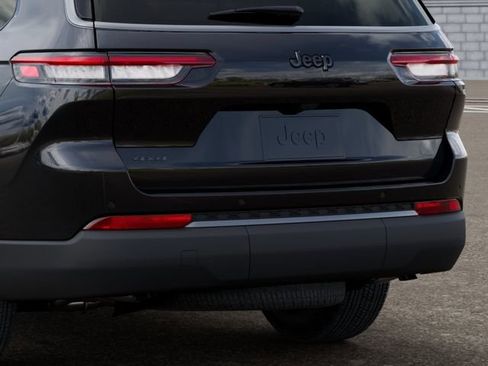 New 2026 Jeep Grand Cherokee L 4WD image 13