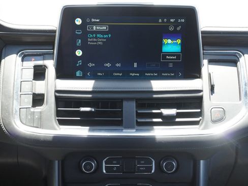 Used 2022 Chevrolet Tahoe LT w/ Luxury Package AWD/4WD image 10
