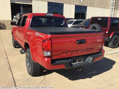 Used 2016 Toyota Tacoma TRD Sport w/ Towing Package image 4
