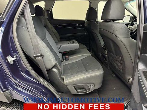 Used 2020 Kia Sorento S image 19