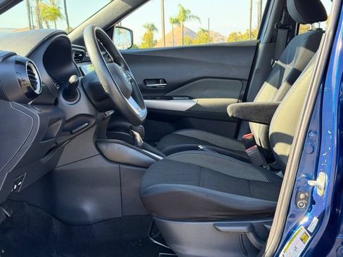 Used 2018 Nissan Kicks SV FWD image 15