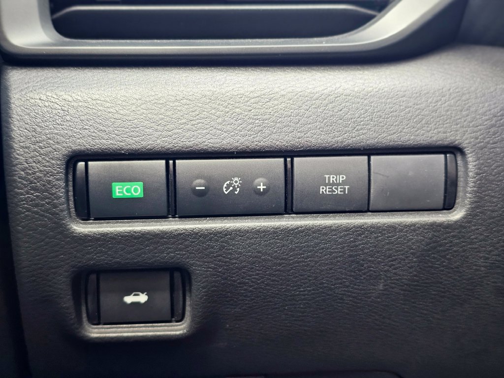 Used 2025 Nissan Sentra S FWD image 27